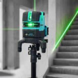 Niveau laser sur batterie 5 points - IP54 (1)